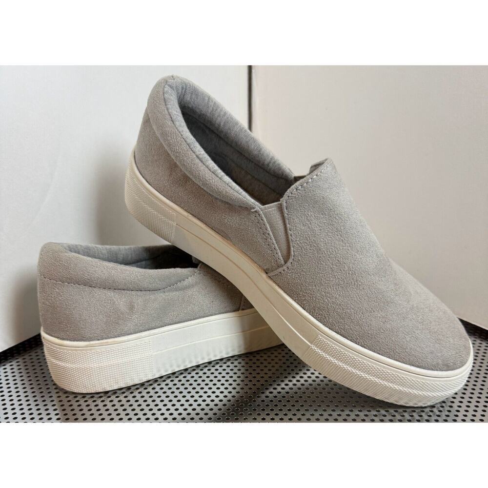 Soda Slip On Sneakers Women Size 6 Gray Faux Suede Platform Casual Shoes